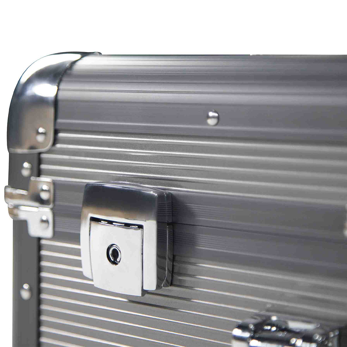 Vali dụng cụ chất liệu nhôm, có bánh xe SATA 03621 kích thước 24 inch