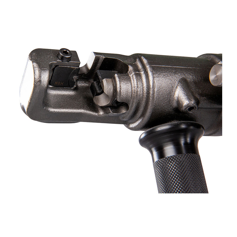 Máy cắt sắt ren Makita DSC121 dùng Pin 18V LXT, đường kính cắt từ 8mm - 12mm