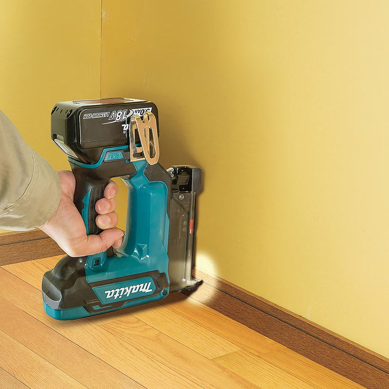 Máy bắn đinh chỉ không đầu Makita DPT353 dùng Pin 18V LXT, kích thước đinh 15-35mm, cở đinh 23Ga