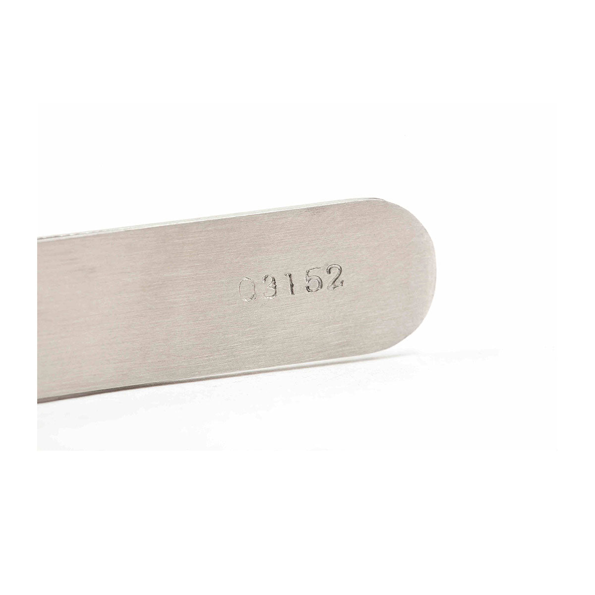 Nhíp gắp linh kiện điện tử, mũi tròn dẹp có răng cưa, chất liệu Inox SATA 03152