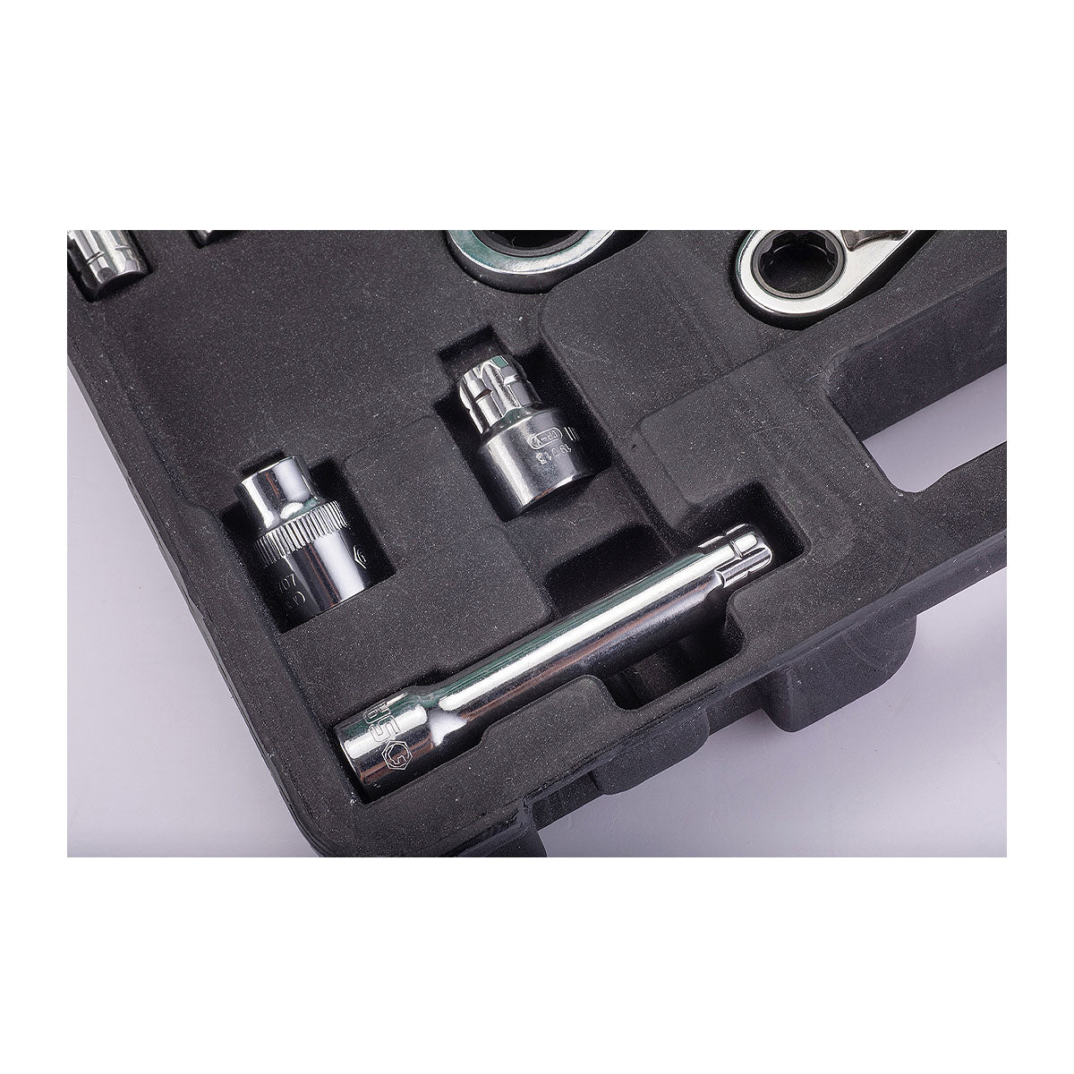 Bộ đầu tuýp xuyên tâm 30 chi tiết SATA 09132
