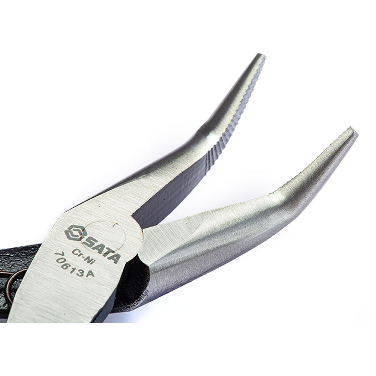 Kìm nhọn, mũi cong SATA 70613A kích thước 140mm