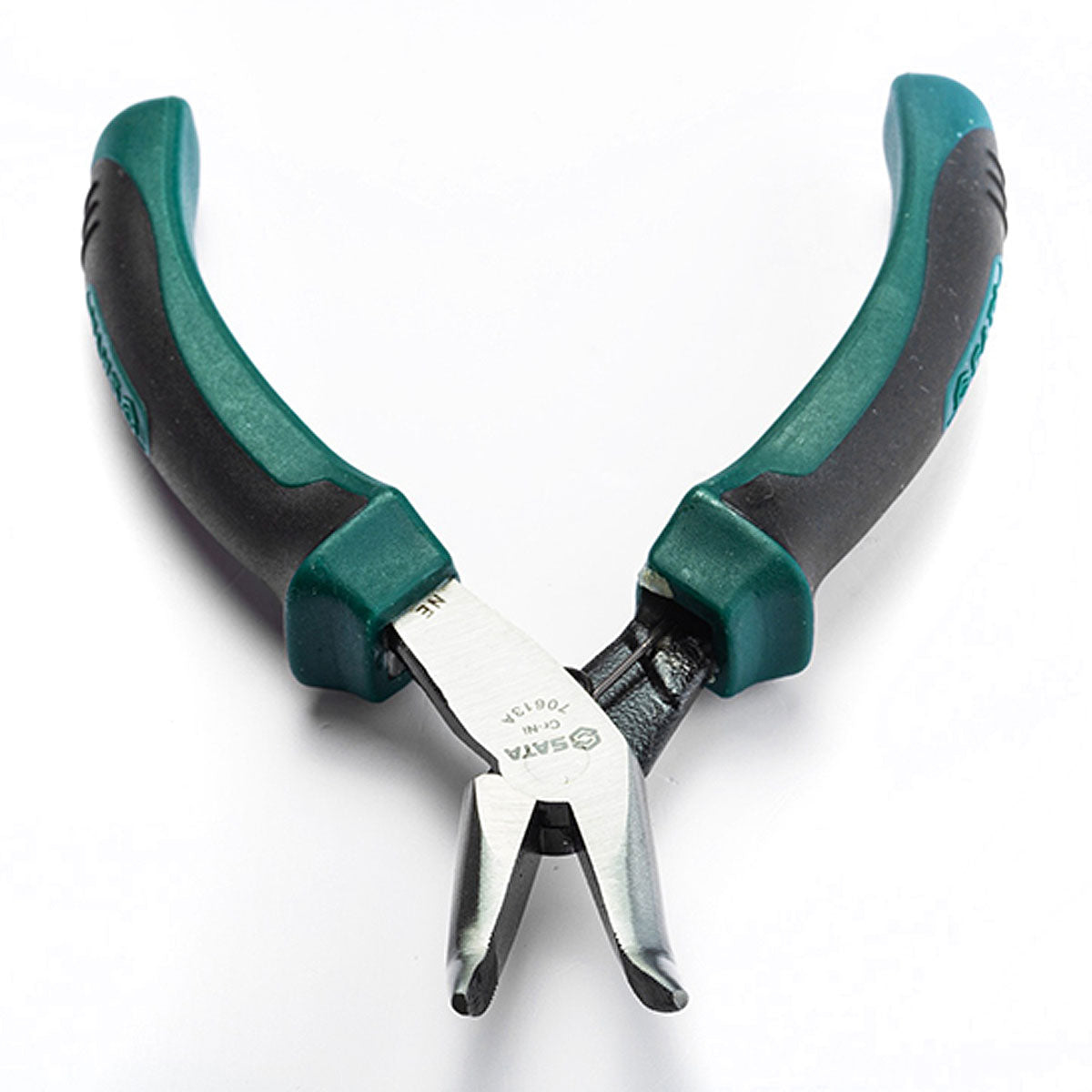 Kìm nhọn, mũi cong SATA 70613A kích thước 140mm