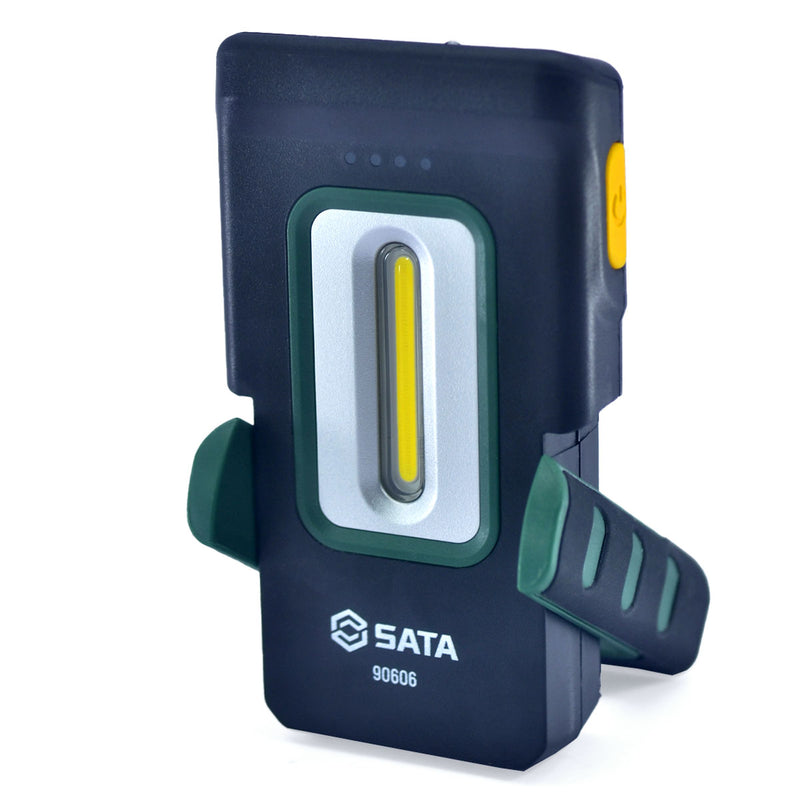 Đèn chiếu sáng gấp gọn SATA 90606 tích hợp sạc không dây, đèn COB 300lm, chống nước IP65, nam châm cố định, móc treo xoay 360°.
