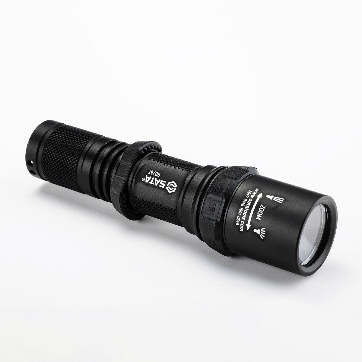 Đèn chiếu sáng SATA 90747 dạng sạc độ sáng 480LM