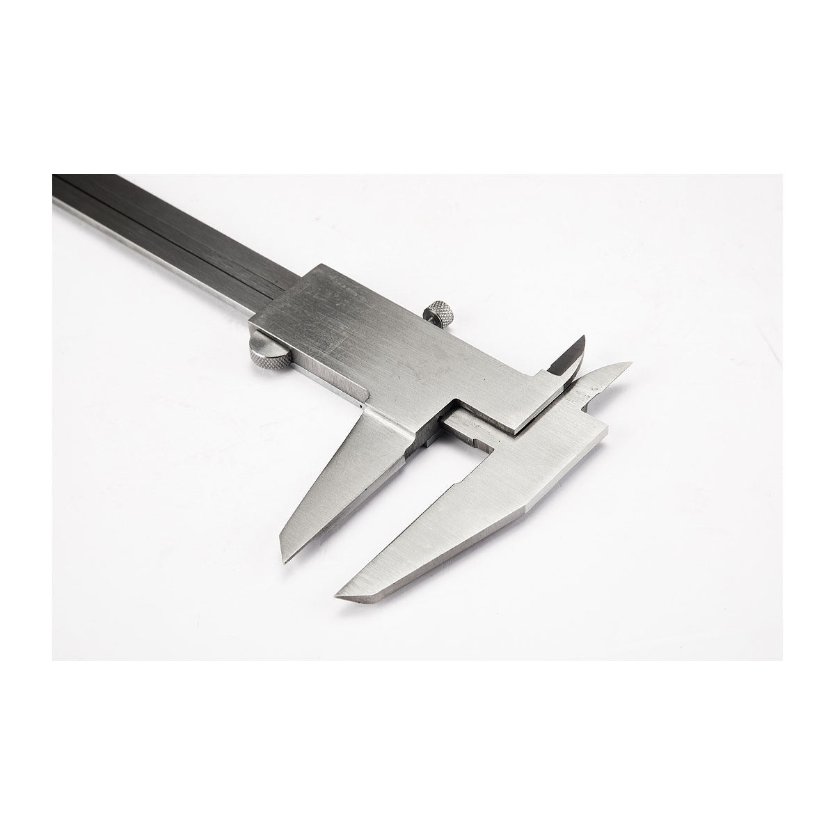 Thước kẹp cơ khí SATA 91503 phạm vi đo từ 0-300mm, chất liệu thép không gỉ