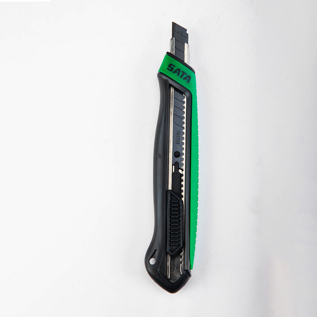 Dao rọc giấy SATA 93481 dòng T Series, cán nhựa ABS bọc TPR