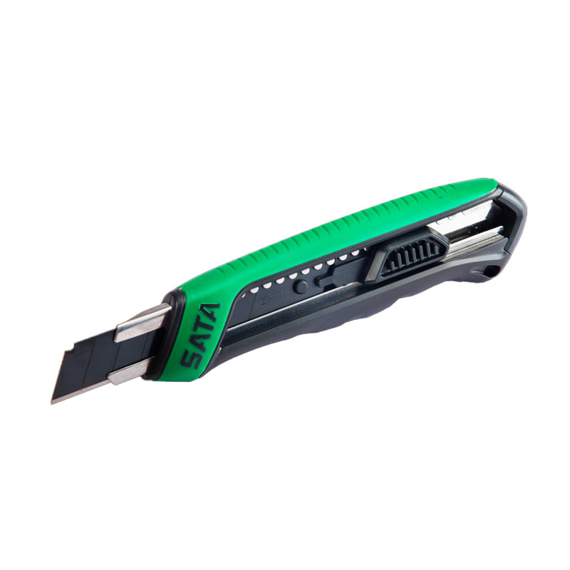 Dao rọc giấy SATA 93482, lưỡi 18mm, tay cầm chống trượt màu xanh lá