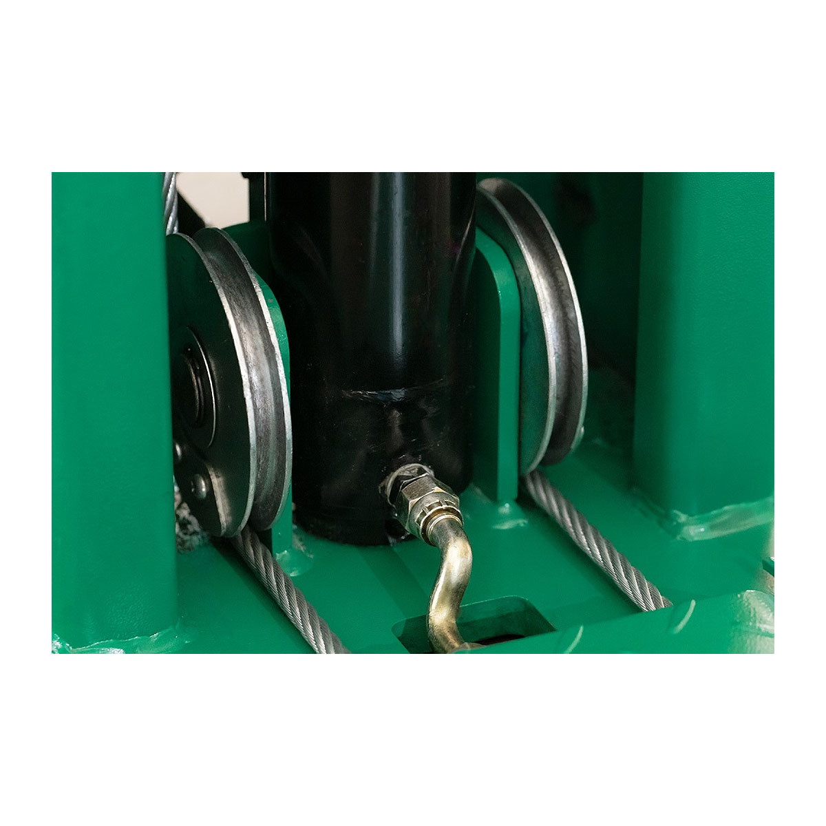 Cẩu nâng 2 trụ không có cổng xe ô tô SATA, tải trọng 4 tấn, đế nâng dạng chữ V, thao tác thủ công, dùng điện 220V và 380V