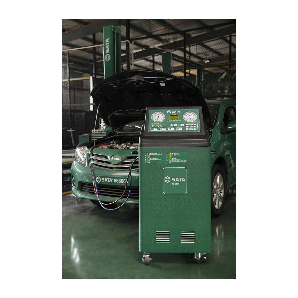Máy thay thế môi chất lạnh trên xe ô tô SATA AE5732